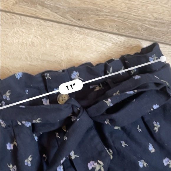 American Eagle floral paper bag mini skirt - Picture 3 of 4